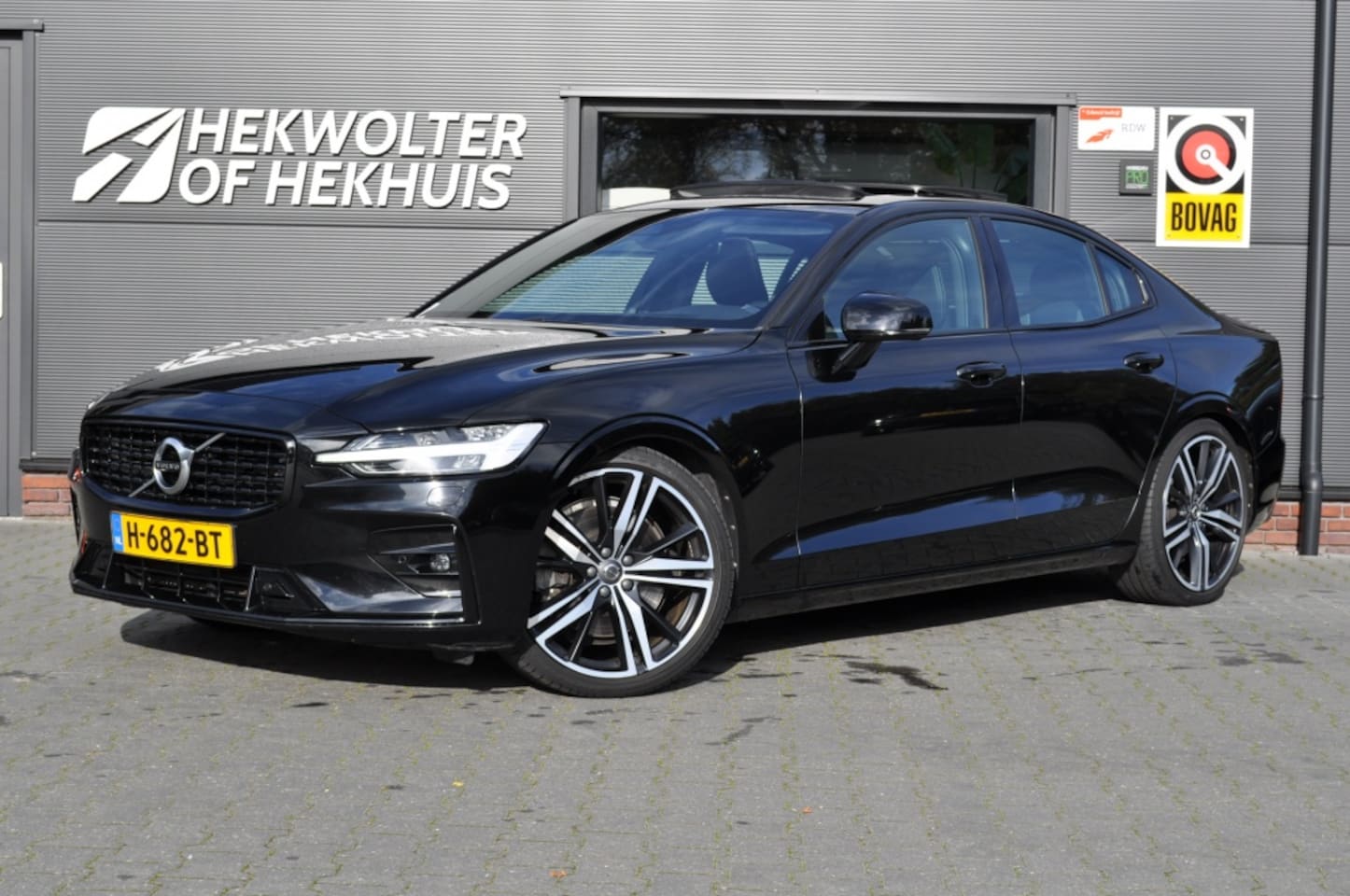 Volvo S60 - T5 250PK R-Design Polestar Engineered | Panodak | H/K | Leder | - AutoWereld.nl