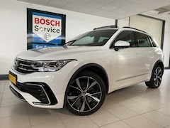Volkswagen Tiguan - 1.4 TSI eHybrid R-Line Business+ Panoramadak / Trekhaak / Apple carplay /android