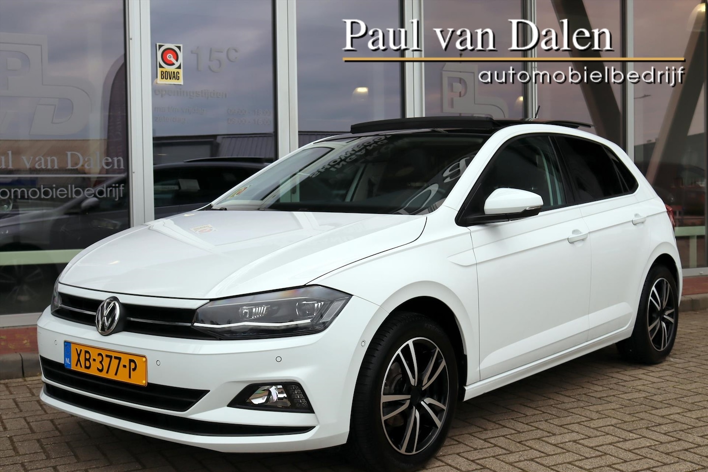 Volkswagen Polo - 1.0 MPI COMFORTLINE Panodak | Virtual Cockpit | Led Licht pakket | Camera | Pdc | 16 Inch - AutoWereld.nl