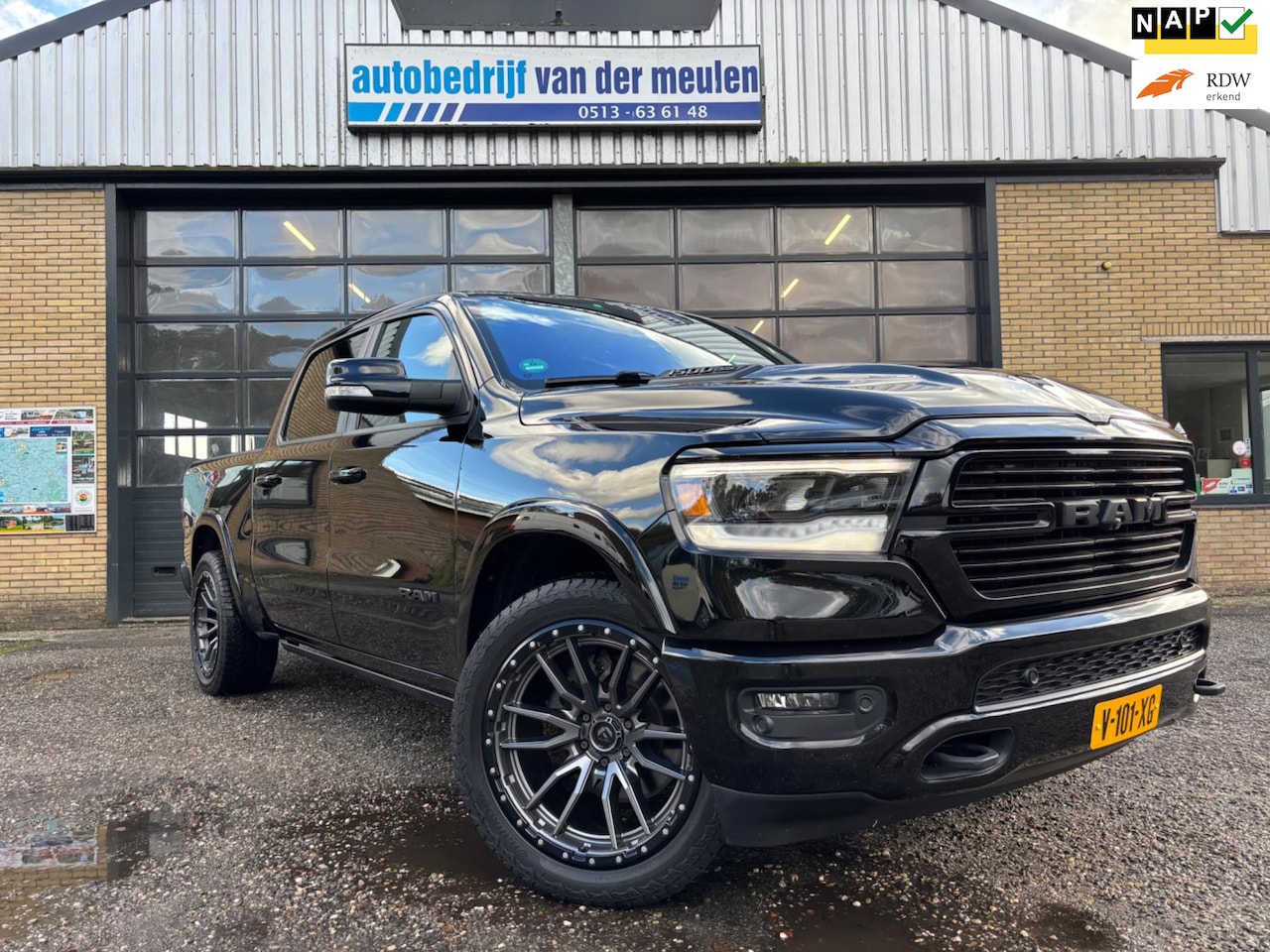 Dodge Ram 1500 - 5.7 V8 4x4 Crew Cab Laramie 1e eigenaar! nieuwstaat! - AutoWereld.nl