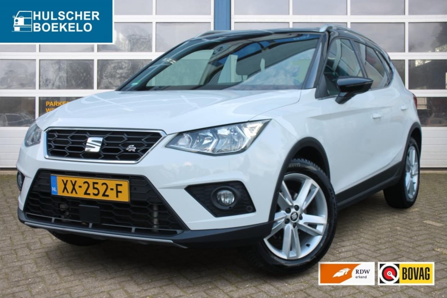 SEAT Arona - 1.0 TSI FR Business Intens   Trekhaak / Allseason banden - AutoWereld.nl