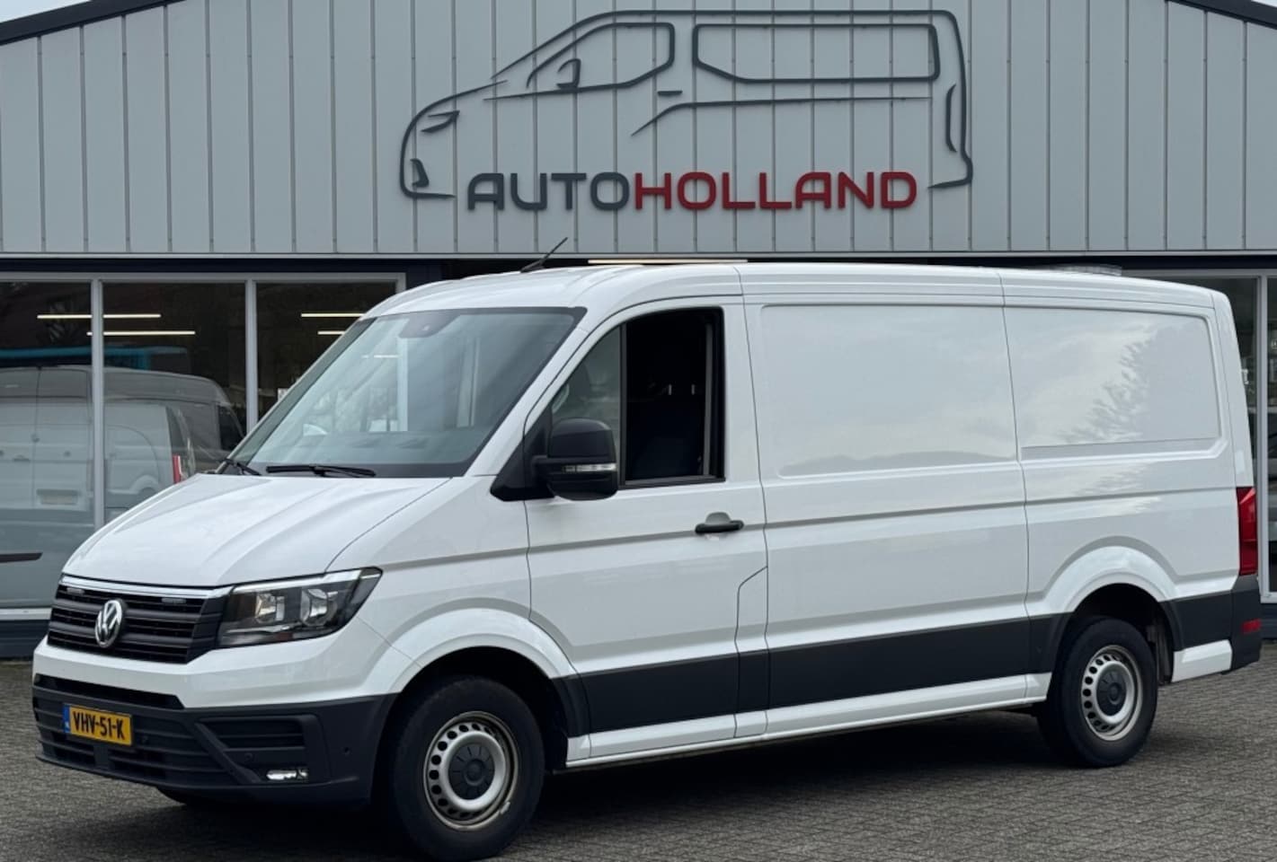 Volkswagen Crafter - 2.0 TDI 75KW 102PK EURO 6 L2H3 EURO 6 AIRCO/ NAVIGATIE/ CAMERA/ CRUISE CONTROL/ 100% DEALE - AutoWereld.nl
