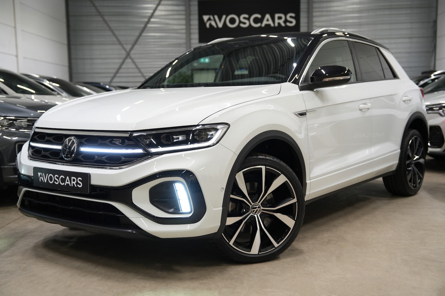 Volkswagen T-Roc - 1.5 TSI R-Line * IQ Light - Camera - Keyless - 19" - ACC * - AutoWereld.nl