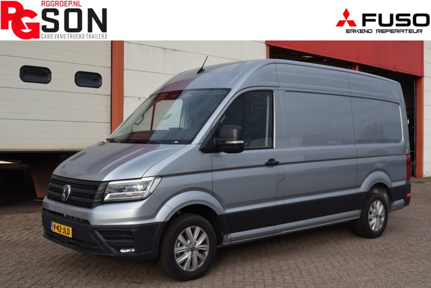 Volkswagen Crafter - 2.0 TDI L3H3 Exclusive MY 2025 AUTOMAAT  TREKHAAK - AutoWereld.nl