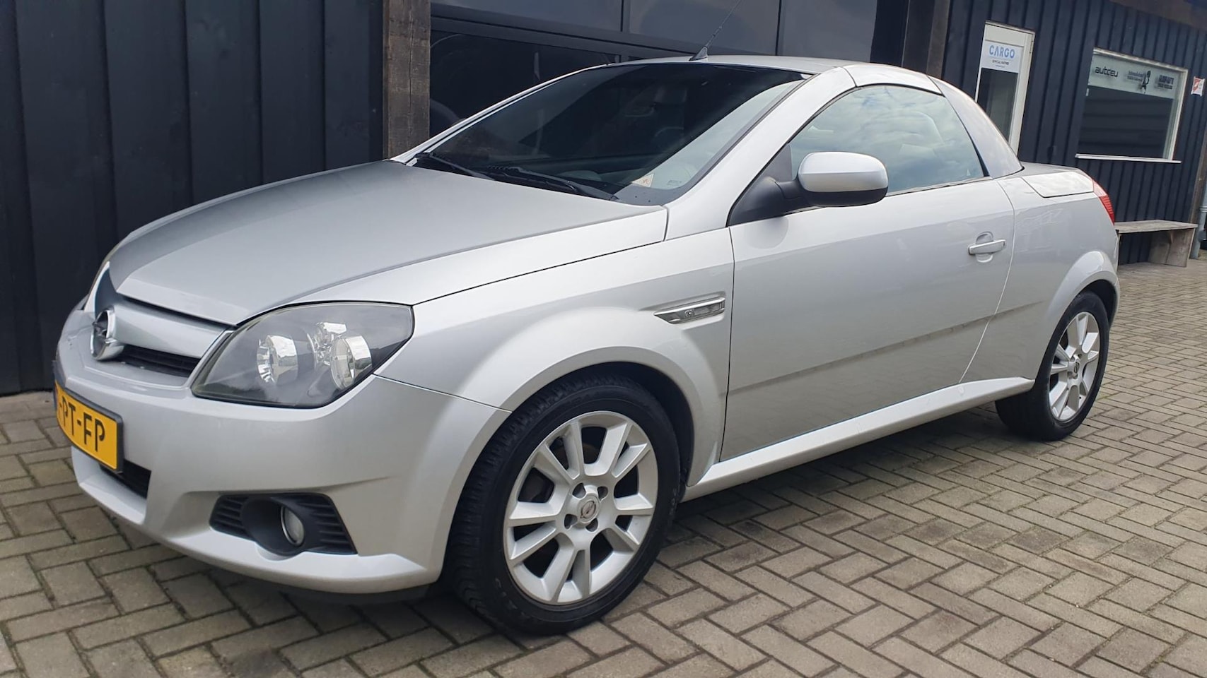 Opel Tigra TwinTop - 1.4-16V Cosmo *LEES TEKST* - AutoWereld.nl