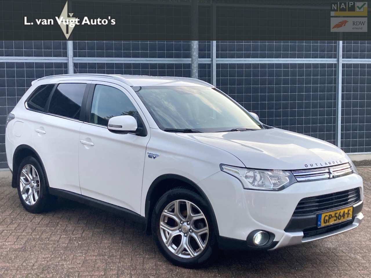 Mitsubishi Outlander - 2.0 PHEV Business Edition X-Line 2.0 PHEV Business Edition X-Line - AutoWereld.nl