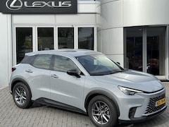Lexus LBX - 2WD STOELVERW STUURVERW PARK-SENSOR BLIND-SPOT CARPLAY LENDESTEUN