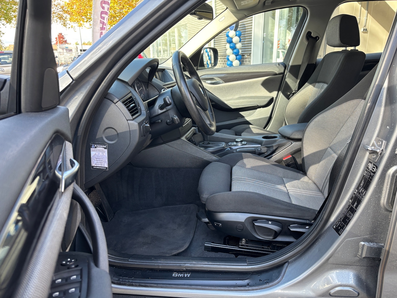 BMW X1 - 1.8i sDrive Executive | Org-NL auto. Xenon. Sportstoelen. Navi.