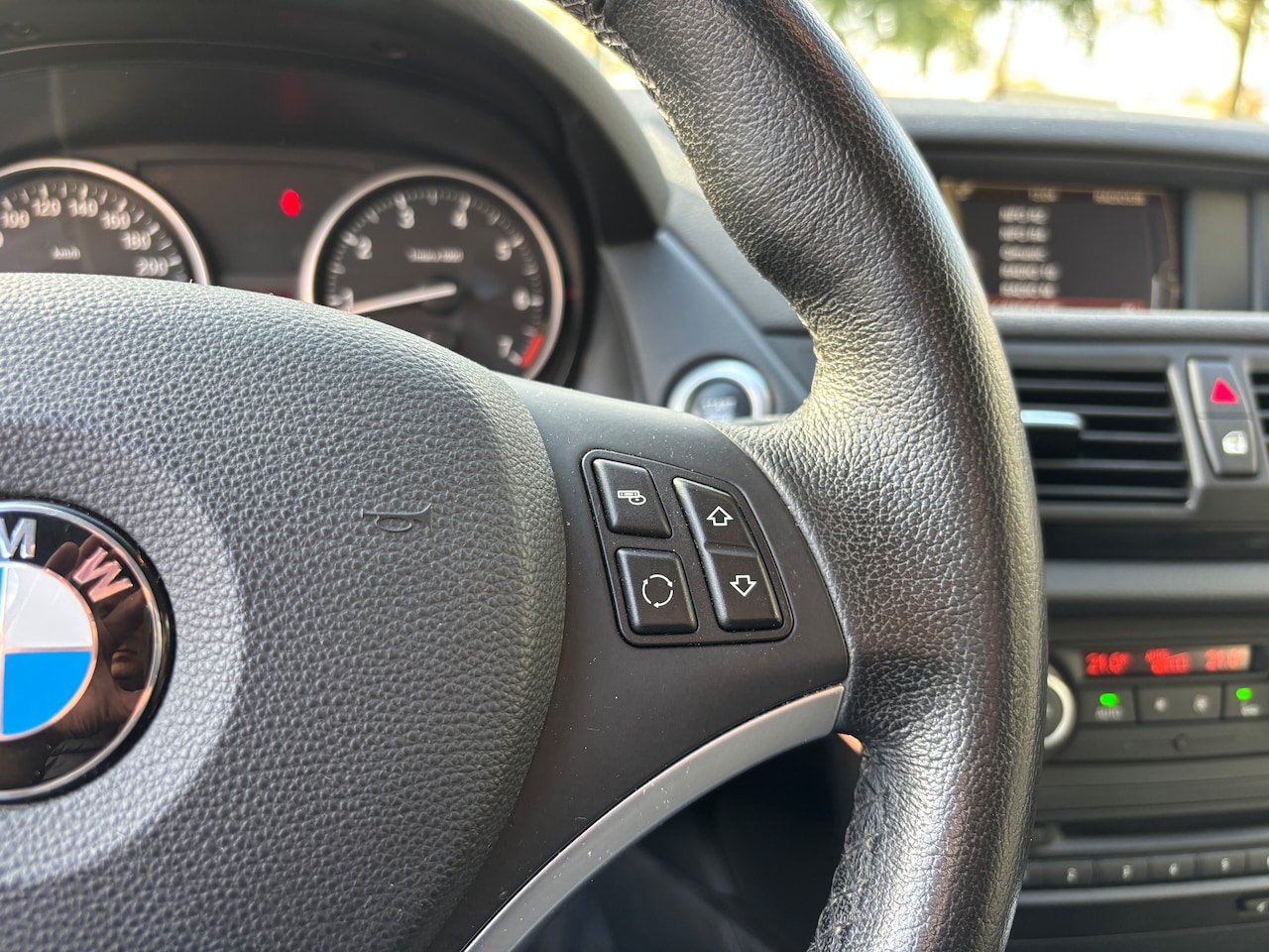BMW X1 - 1.8i sDrive Executive | Org-NL auto. Xenon. Sportstoelen. Navi.