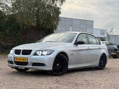 BMW 3-serie - 318i High Executive/LED/VELGEN