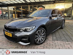 BMW 3-serie - 330e High Executive M-Sport Leder Apple carplay Sfeerverlichting SOH 93%