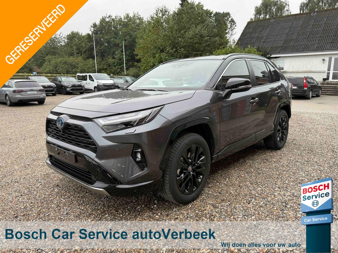 Toyota RAV4 - 2.5 Hybrid AWD Style Bi-Tone | 360 Camera | BlindSpot | JBL HiFi | 19" LMV Zwart | - AutoWereld.nl