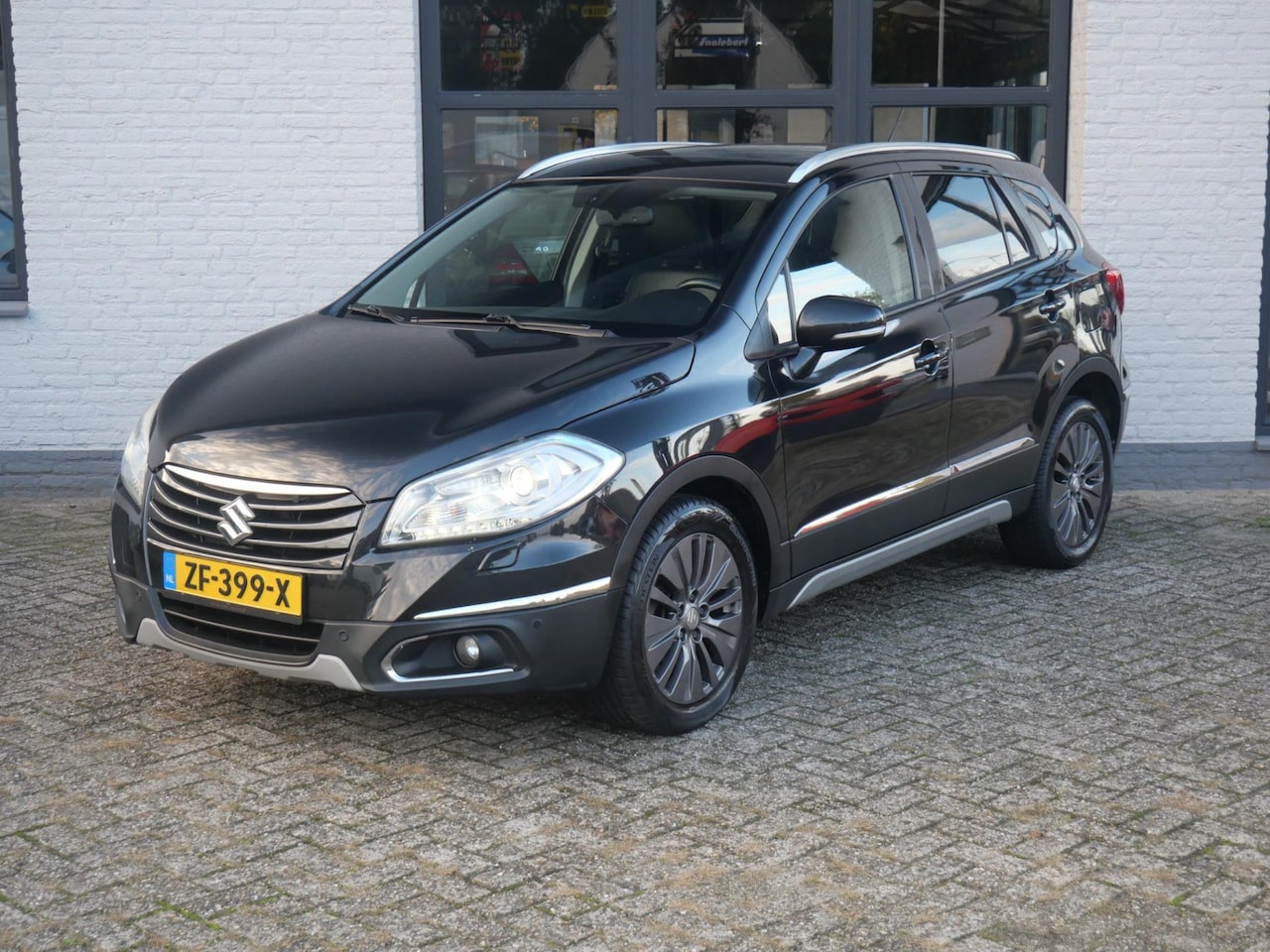 Suzuki SX4 S-Cross - 1.6 High Executive AllGrip Pano Climate Cruise Keyless Leder Stoelverwarming - AutoWereld.nl