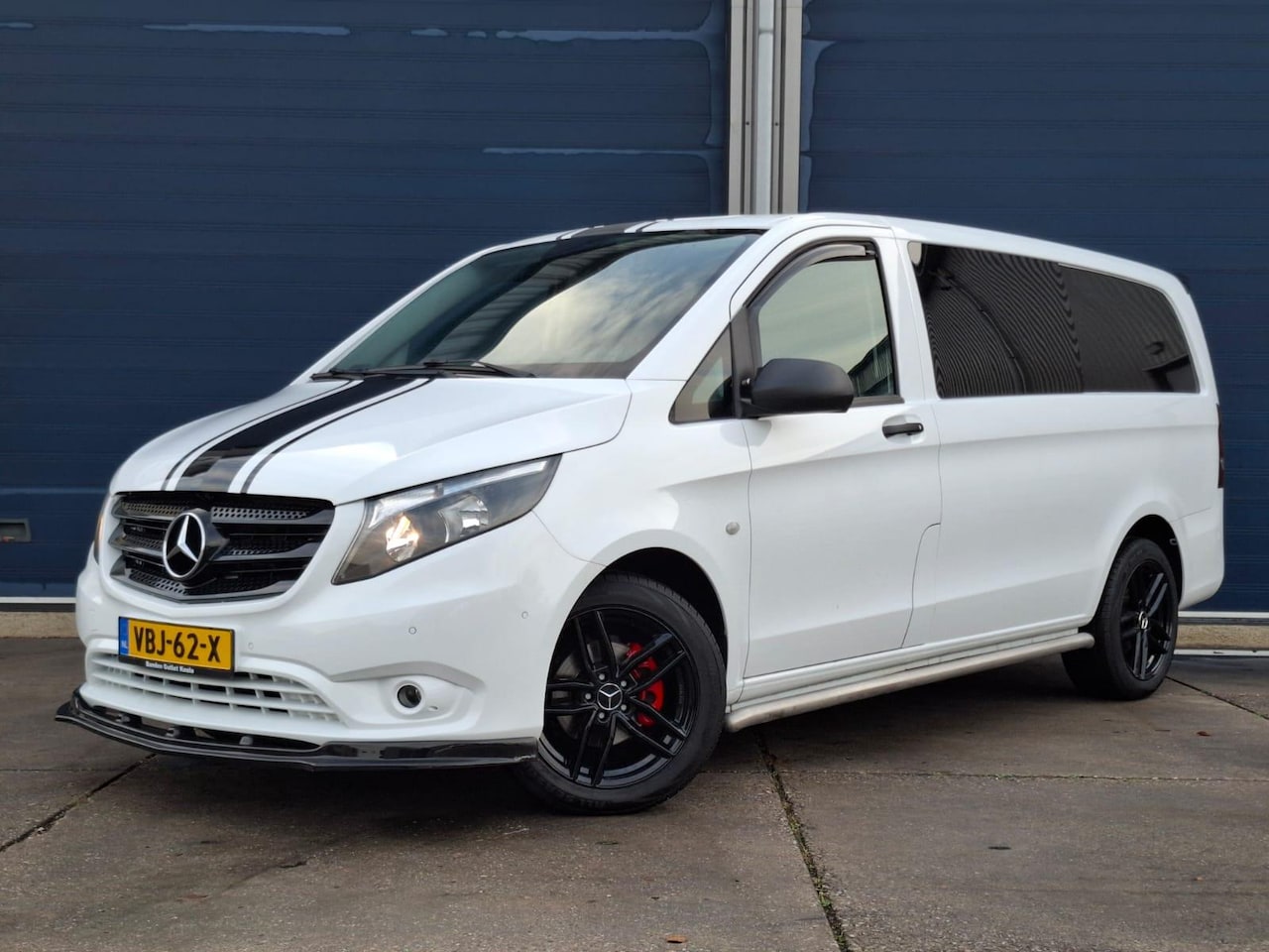 Mercedes-Benz Vito - 114 CDI Lang DC Comfort DUBBEL CABINE / NAVI / CAMERA / APPLE CARPLAY / TREKHAAK - AutoWereld.nl