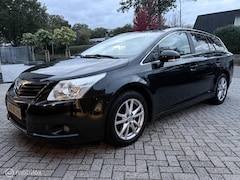 Toyota Avensis - 2.0 VVTi Executive Business NAVI / CAMERA / CRUISE / TREKHAAK