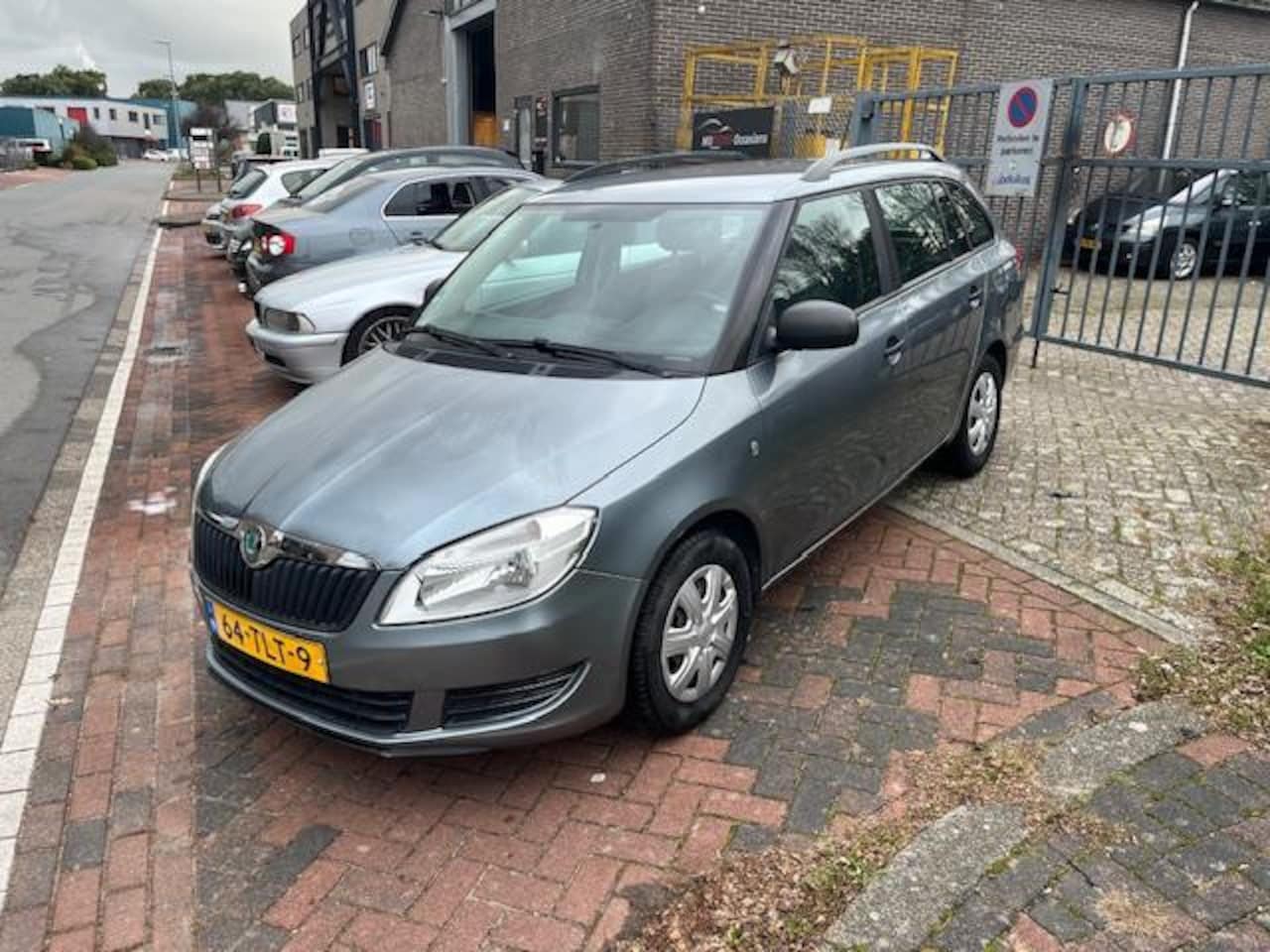 Skoda Fabia Combi - 1.2-12V Fresh! Airco! Nw Apk! 179 DKM NAP! - AutoWereld.nl