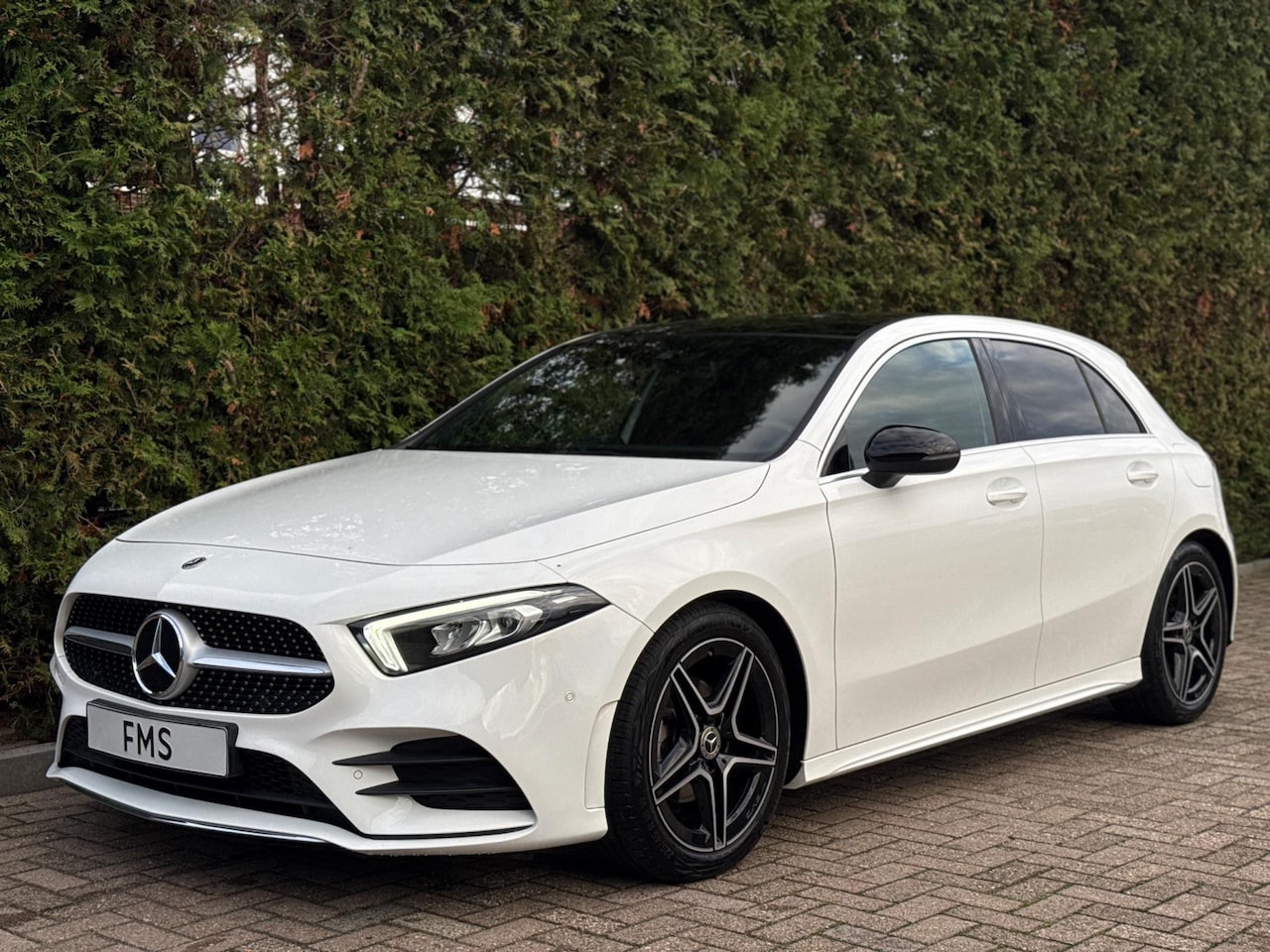 Mercedes-Benz A-klasse - 180 AMG Line Panorama CarPlay - AutoWereld.nl