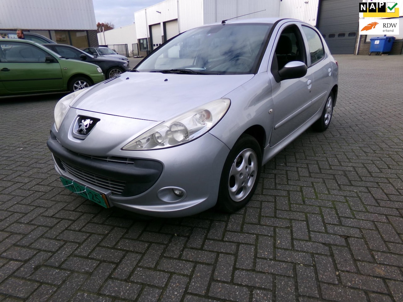 Peugeot 206 - 1.4 XS 5 deurs apk 10/2026 - AutoWereld.nl