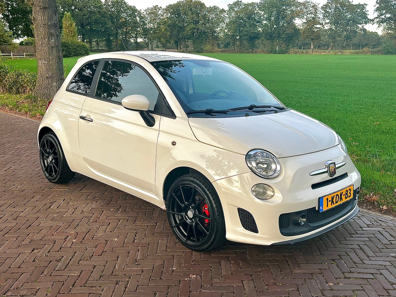 Fiat 500 Abarth - 1.2 Sport Design Leder|Airco|Carplay LED - AutoWereld.nl