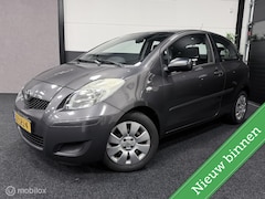 Toyota Yaris - 1.3 VVTi Aspiration AIRCO / NETJES en GOED ONDERHOUDEN