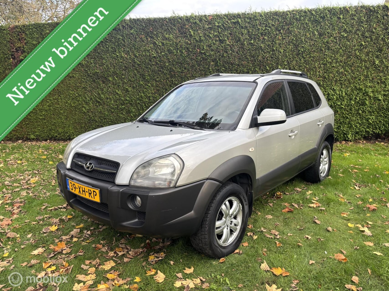 Hyundai Tucson - 2.0i Style 2.0i Style - AutoWereld.nl