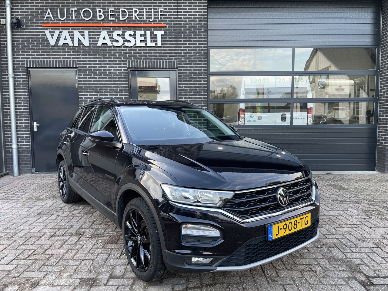 Volkswagen T-Roc - 1.0 TSI Style Navi , Cruise , ACC - AutoWereld.nl