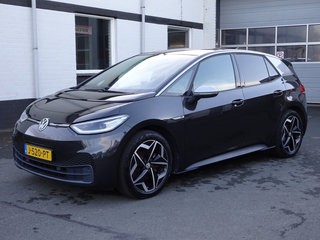 Volkswagen ID.3 - First Plus 58 kWh Automatische airco, navigatie, achteruitrijcamera, parkeersensoren voor - AutoWereld.nl