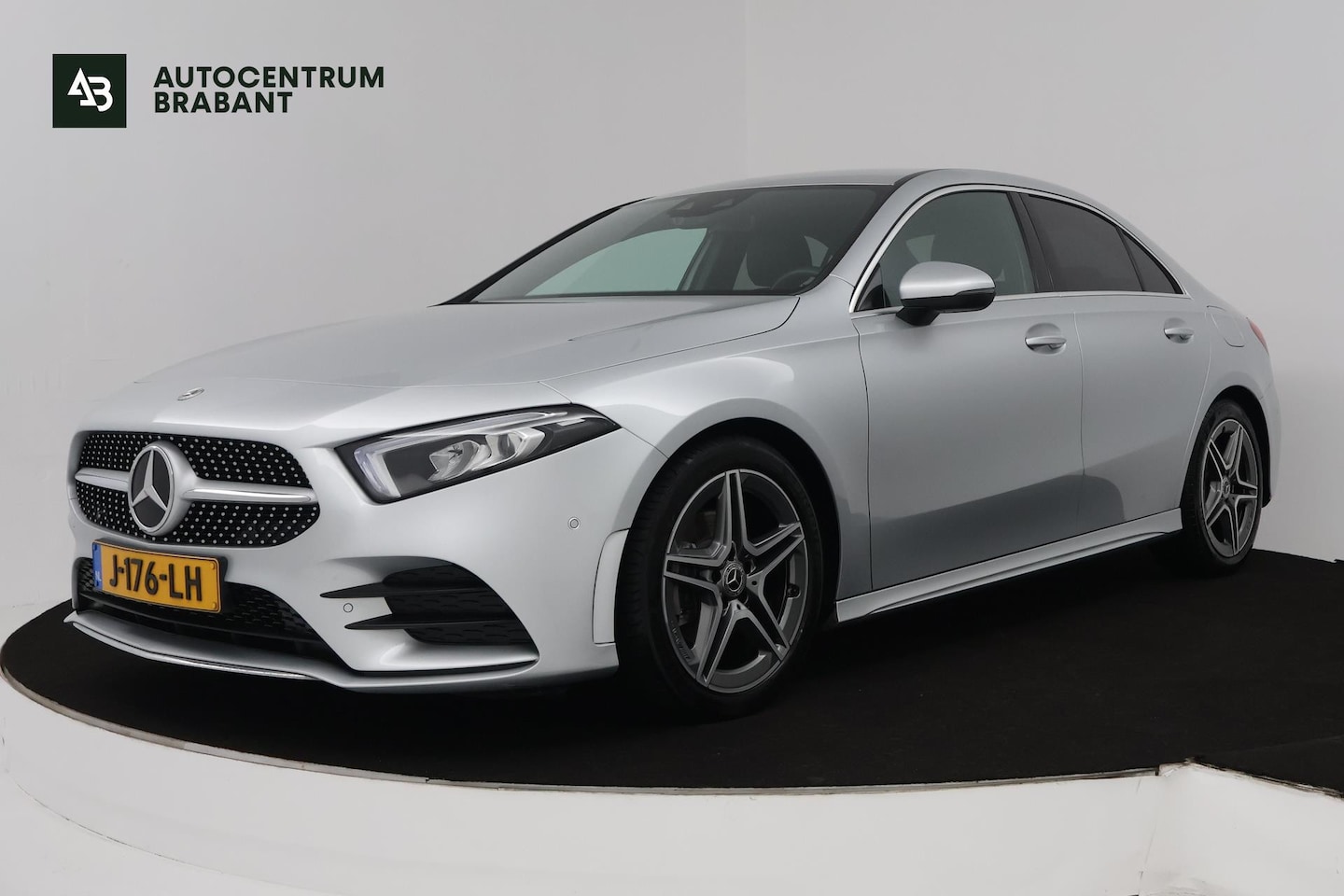 Mercedes-Benz A-klasse - 180 Business Solution AMG (STOELVERWARMING, SFEERVERLICHTING, ACHTERUITRIJCAMERA, CRUISE C - AutoWereld.nl