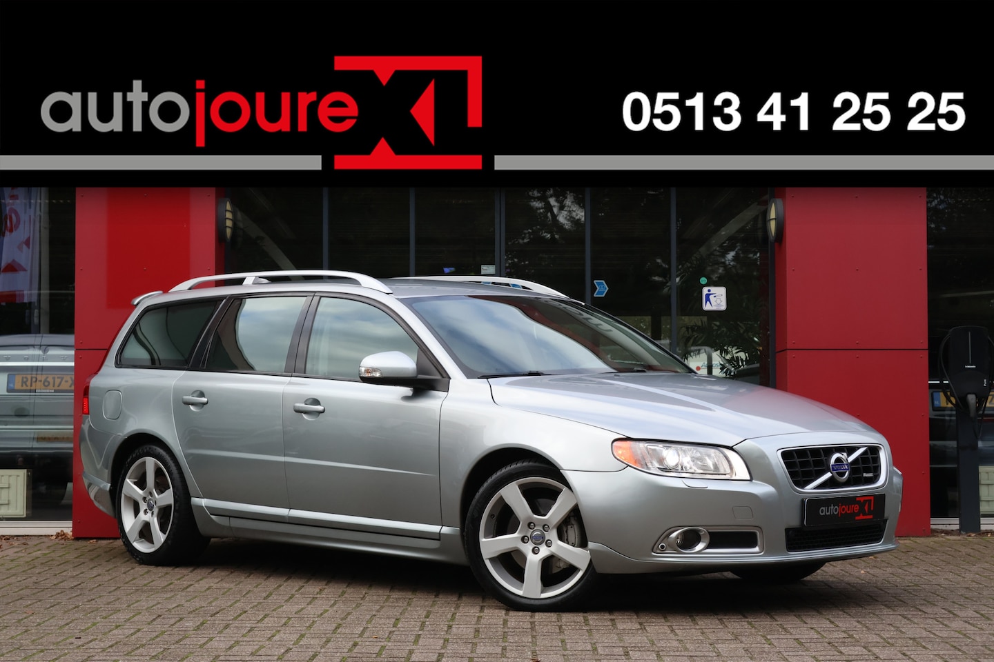 Volvo V70 - 2.0T R-Edition | Origineel NL | Leder | Navigatie | Trekhaak | Cruise Control | Airco | PD - AutoWereld.nl