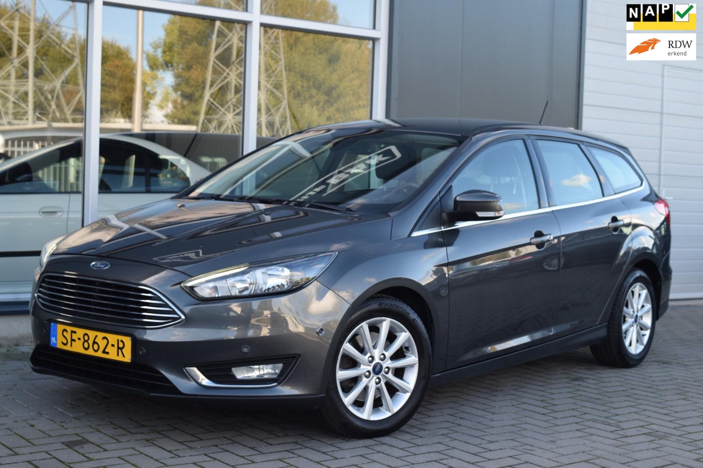 Ford Focus Wagon - 1.5 Titanium | Automaat | Keyless | NAP + APK 10-2026 ! - AutoWereld.nl