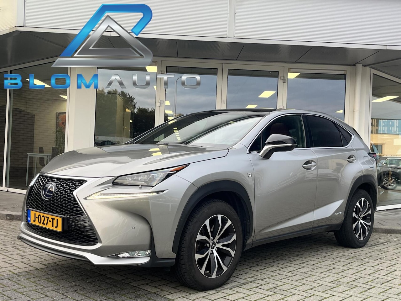 Lexus NX - 300h AWD F-SPORT 197PK PANO+ACC+LEDER+TRIPPE LED - AutoWereld.nl