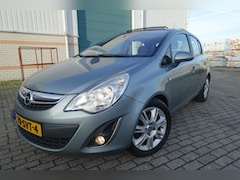 Opel Corsa - 1.4-16V - 5 Drs -Cosmo -pann dak - lm velgen -stuur/stoelverwarming - cruise cont.--climat