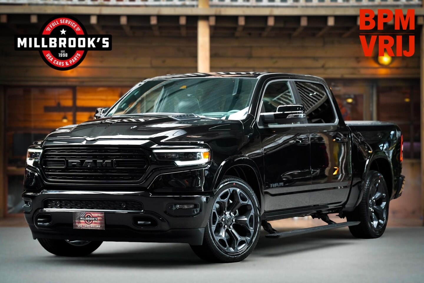 Dodge Ram 1500 - 5.7 V8 4x4 Limited Night Rambox, BPM VRIJ, Splitting Tailgate, Bakflip, 6 jaar garantie, - AutoWereld.nl