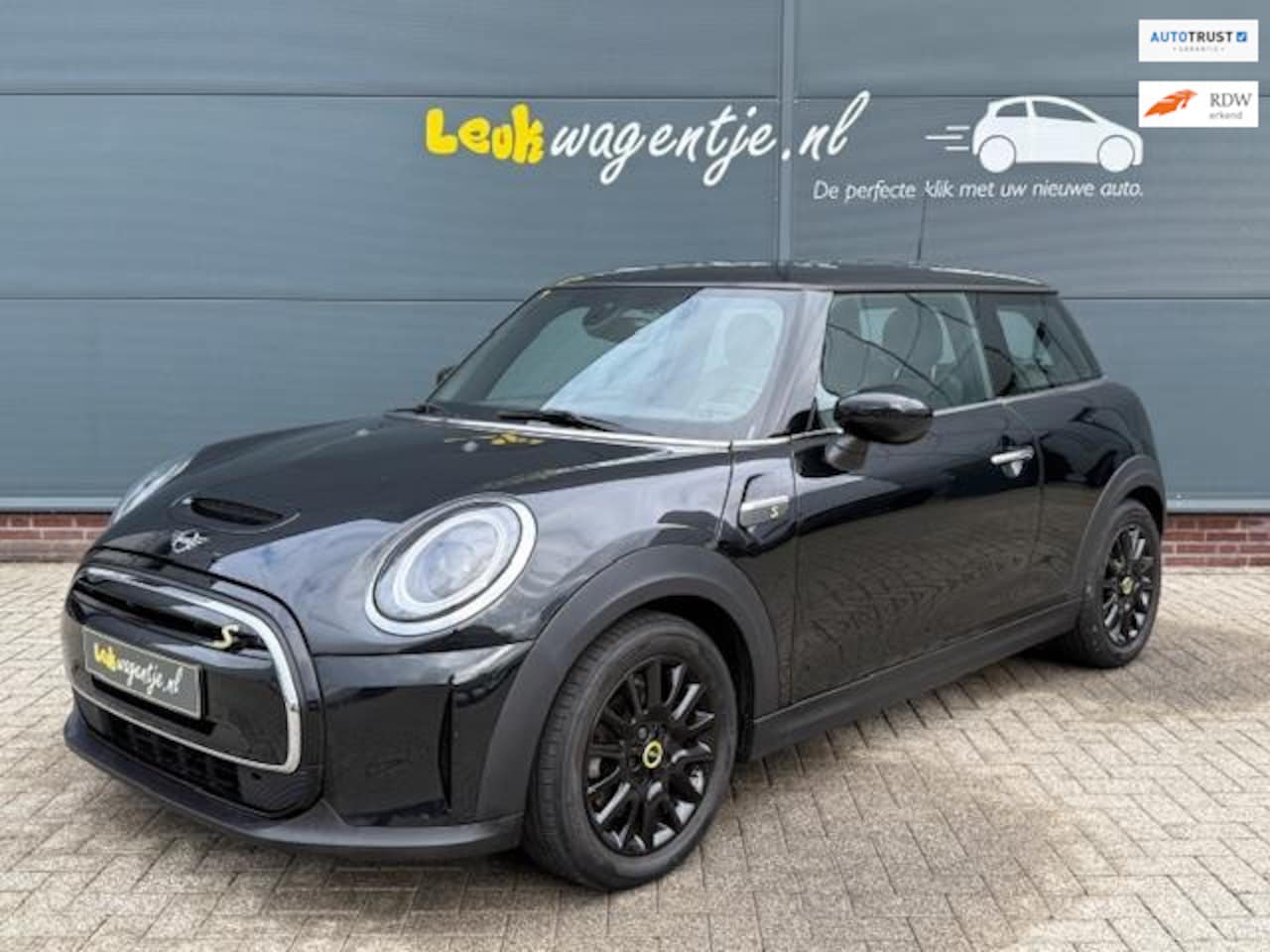 MINI Mini-Electric - Classic 33 kWh *carplay *stoelv. *p-sens. - AutoWereld.nl