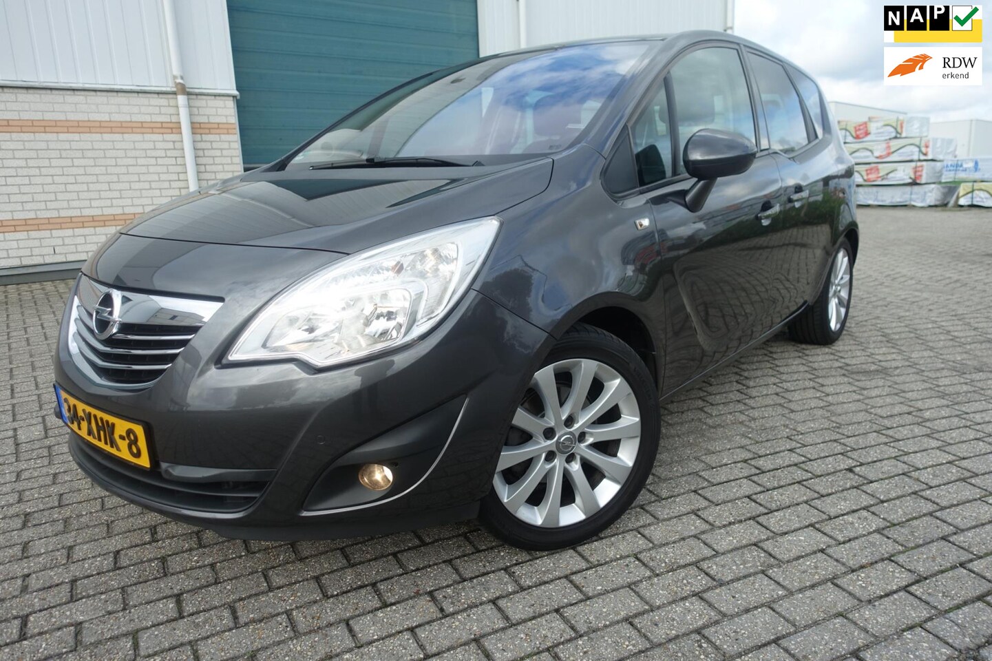 Opel Meriva - 1.4 Turbo Cosmo - pan.dak- afn trekhaak - lm velgen - navi - privatglas - AutoWereld.nl