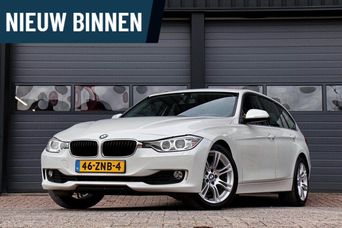 BMW 3-serie Touring - 320i High Executive /AUT./LED/LEDER/PDC V+A/TREKHAAK! - AutoWereld.nl