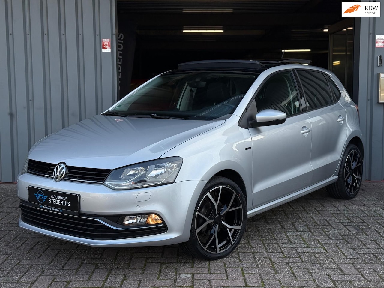 Volkswagen Polo - 1.2 TSI Highline LOUNGE Pano l luxe uitvoering - AutoWereld.nl