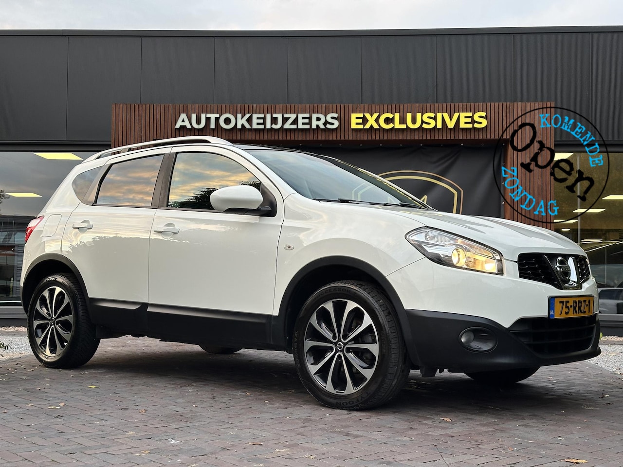 Nissan Qashqai - 1.6 Connect Edition Panorama Dak nette auto - AutoWereld.nl