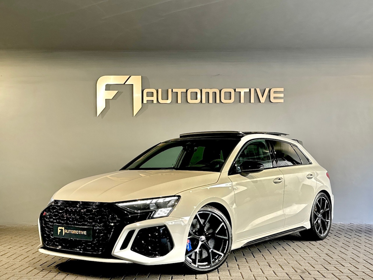 Audi RS3 - Sportback 2.5 TFSI quattro Pano|Ceramic|HuD|B&O|VOL - AutoWereld.nl