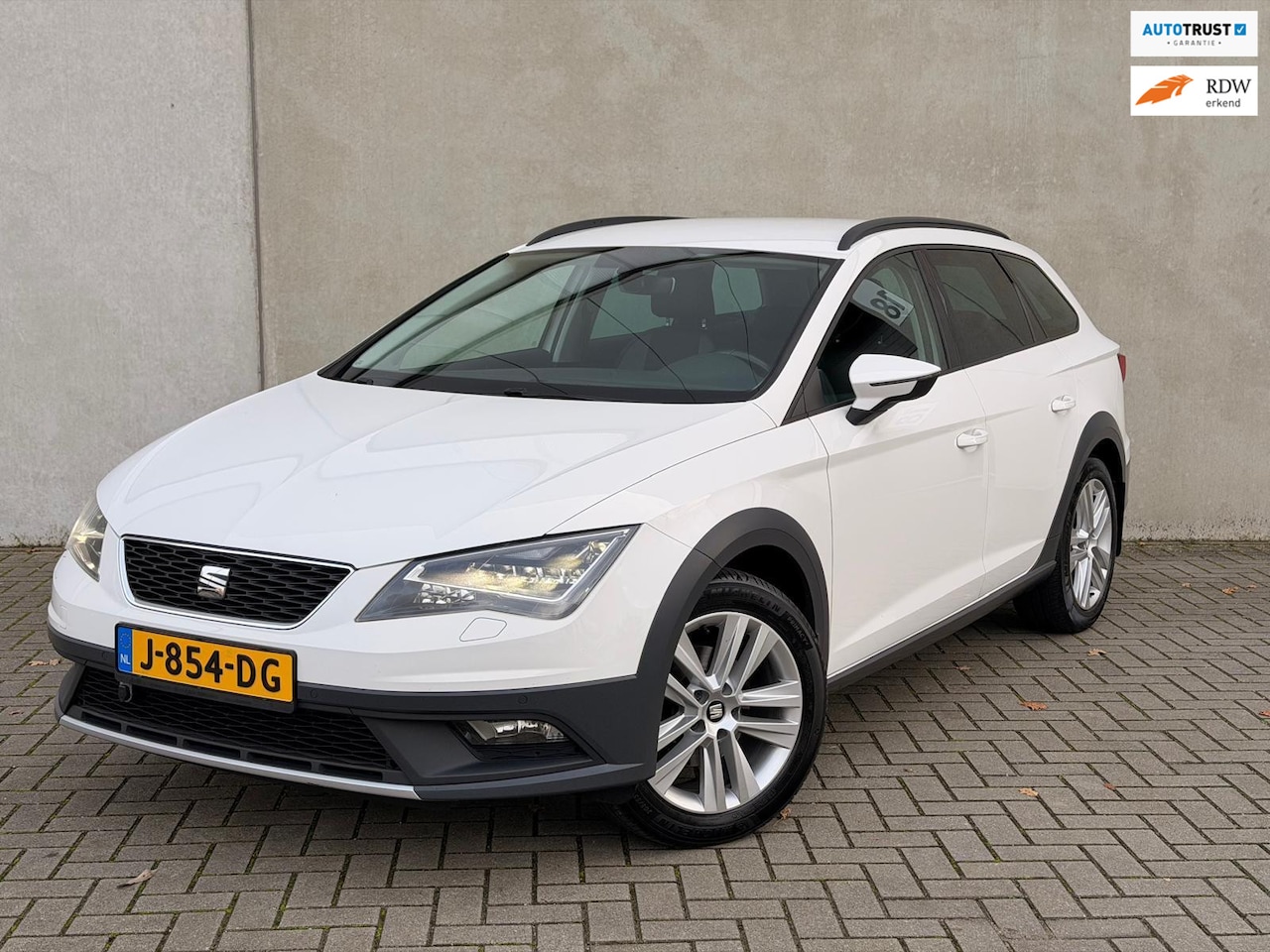 SEAT Leon ST - 1.4 TSI X-Perience CarPlay Trekhaak LED Cruise - AutoWereld.nl