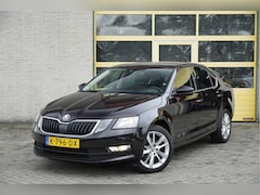 Skoda Octavia - 1.0 TSI 5drs Business Edition BJ2020 Lmv 17" | Led | Pdc | Navi | Trekhaak | App-Connect |