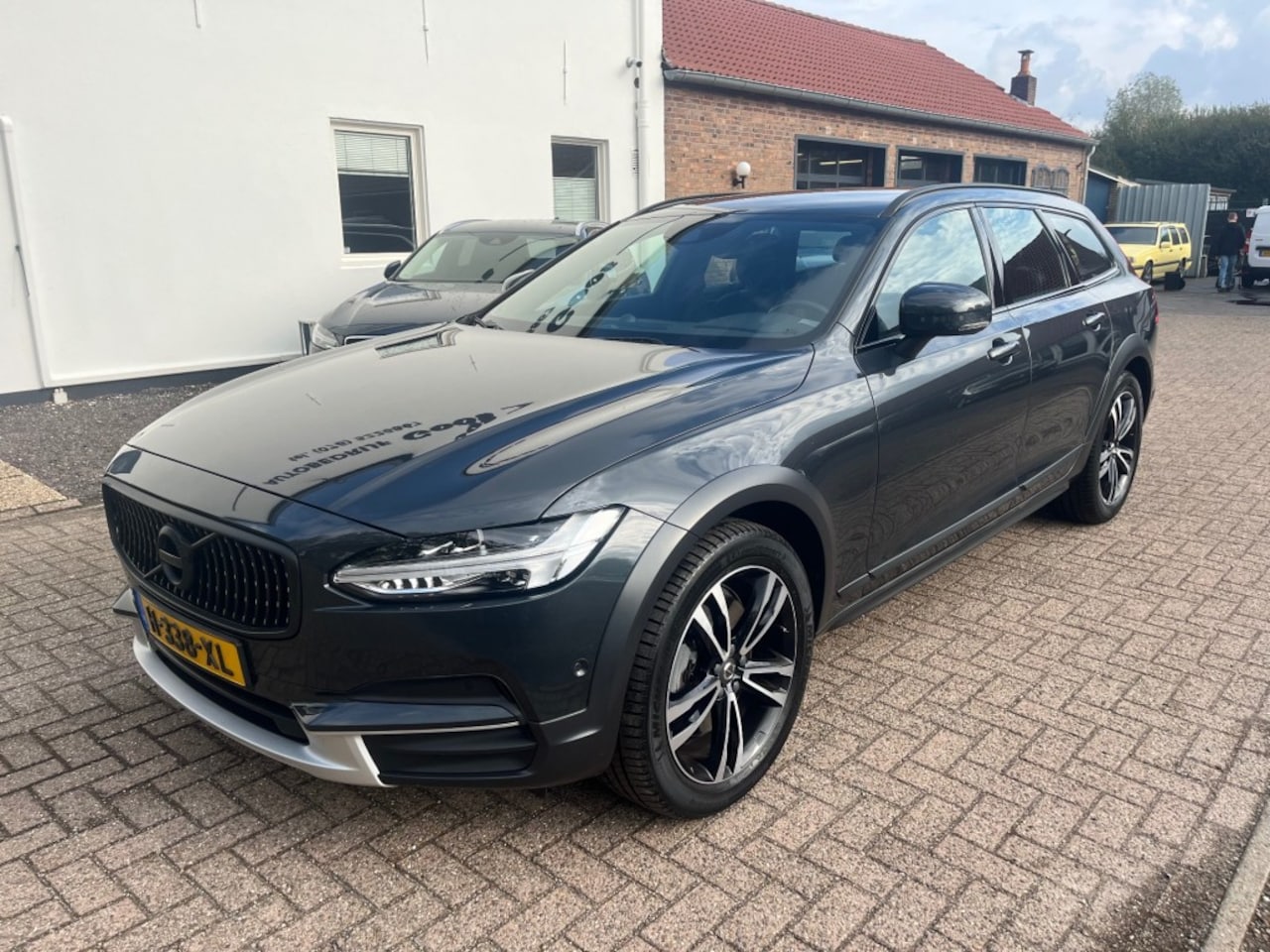 Volvo V90 Cross Country - T6 Pro AWD BowersenWilkins Pilot Assist - AutoWereld.nl