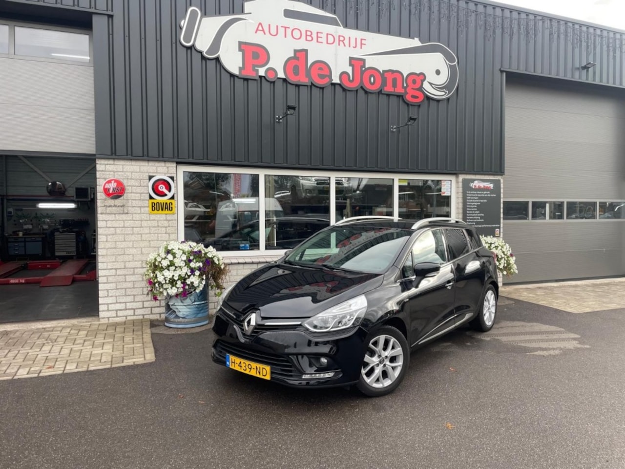 Renault Clio - 0.9 TCE LIMITED Station Apple carplay Trekhaak Parkeersensoren - AutoWereld.nl