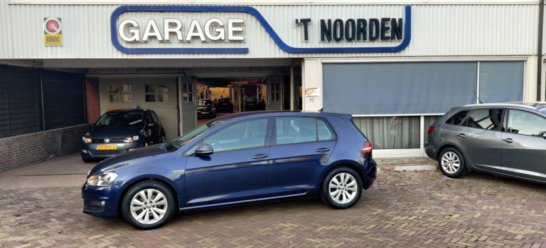 Volkswagen Golf - 1.0 TSI Connected , Navi , PDC , Camera , App-Connect - AutoWereld.nl
