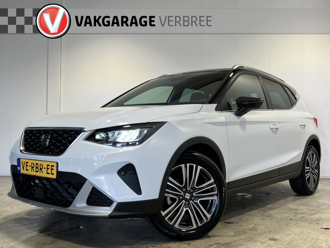SEAT Arona - 1.0 TSI Xperience Business Connect | Android/Apple Carplay | LM Velgen 17" | PDC Voor en A - AutoWereld.nl