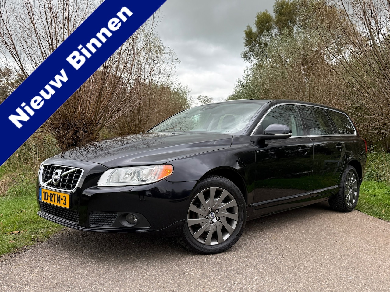 Volvo V70 - 1.6 T4 Limited Edition Automaat / Leder / Navi / 17" Velgen / Clima / Stoelverwarming / Tr - AutoWereld.nl