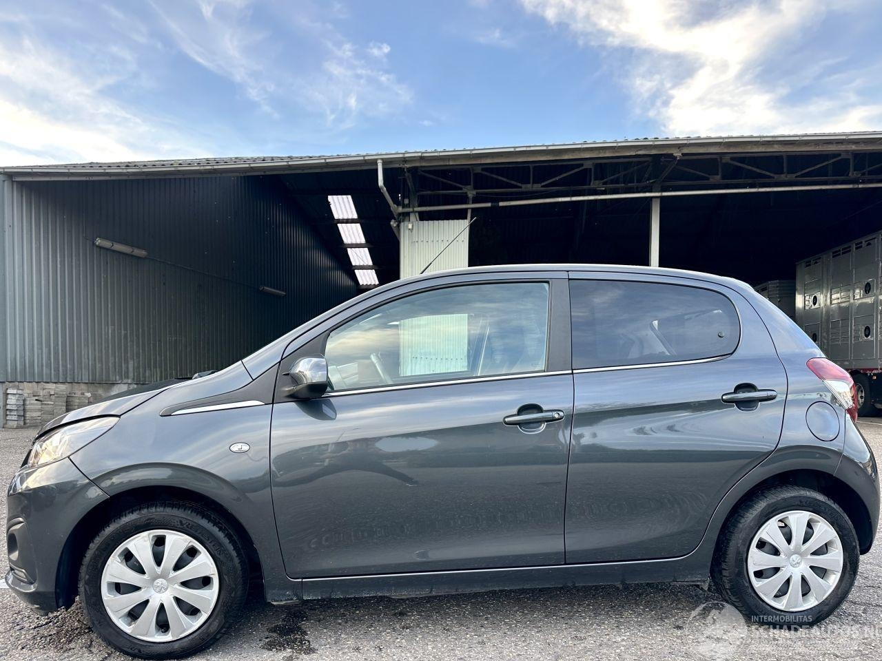 Peugeot 108 - 1.0 e-VTi 72pk Active 5drs - 96dkm nap - airco - led - elektr pakket - aux - usb - privacy - AutoWereld.nl