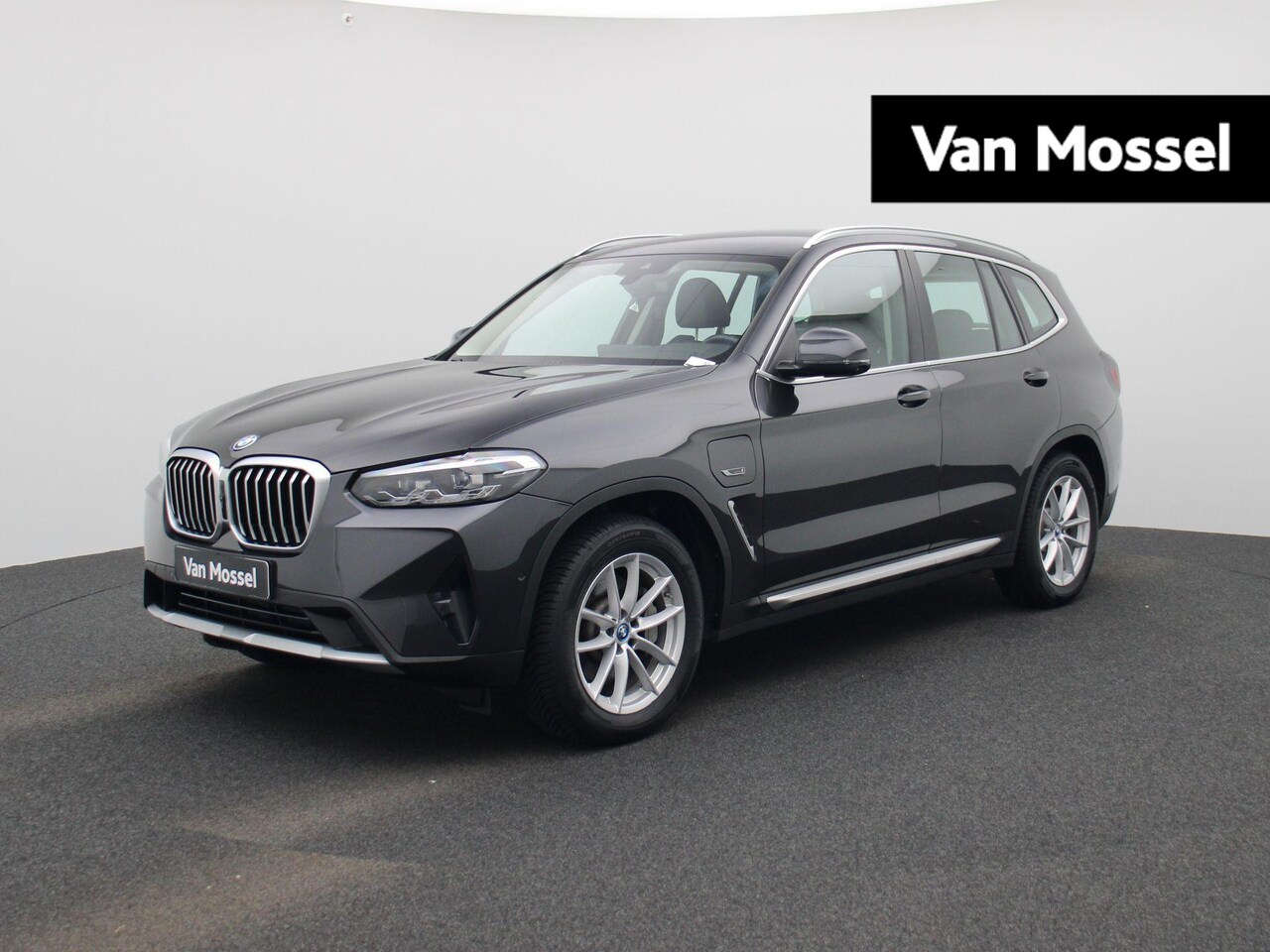 BMW X3 - xDrive30e | LEER | CAMERA | APPLE CARPLAY / ANDRIOD AUTO | STOELVERWARMING | NAVIGATIE | E - AutoWereld.nl