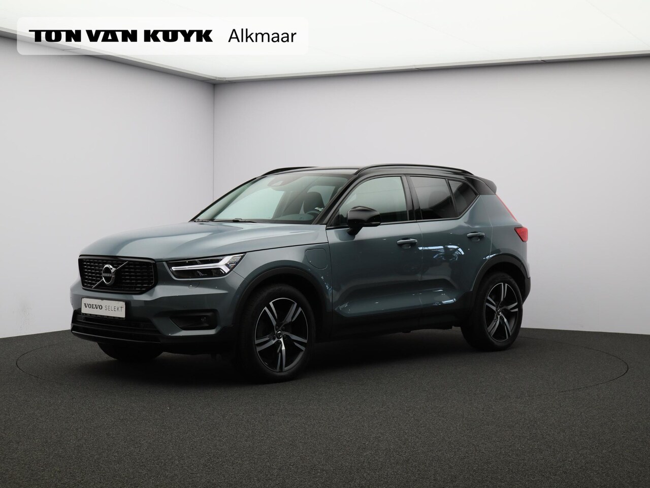 Volvo XC40 - T5 Recharge R-Design / Trekhaak / Adapt. cruise / Elektr. bed. stoelen /  Full led / Keyle - AutoWereld.nl