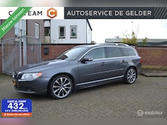 Volvo V70 - 3.0 T6 AWD Summum |Navi | Xenon | Leer | PDC | Youngtimer | 18”